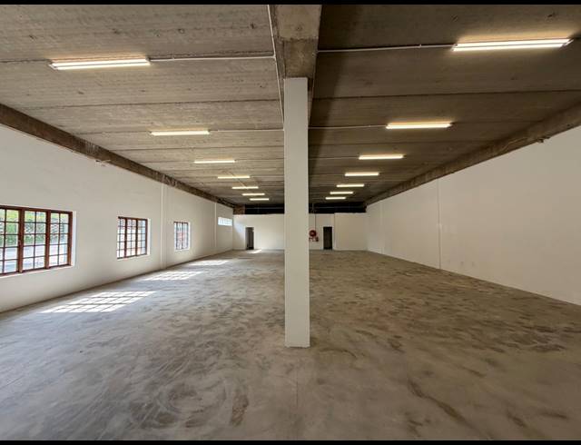 345M² WAREHOUSE TO LET IN HALFWAY HOUSE